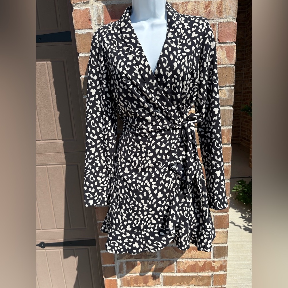Bardot black ad white Leopard Print Wrap Dress size 6 - Picture 4 of 14